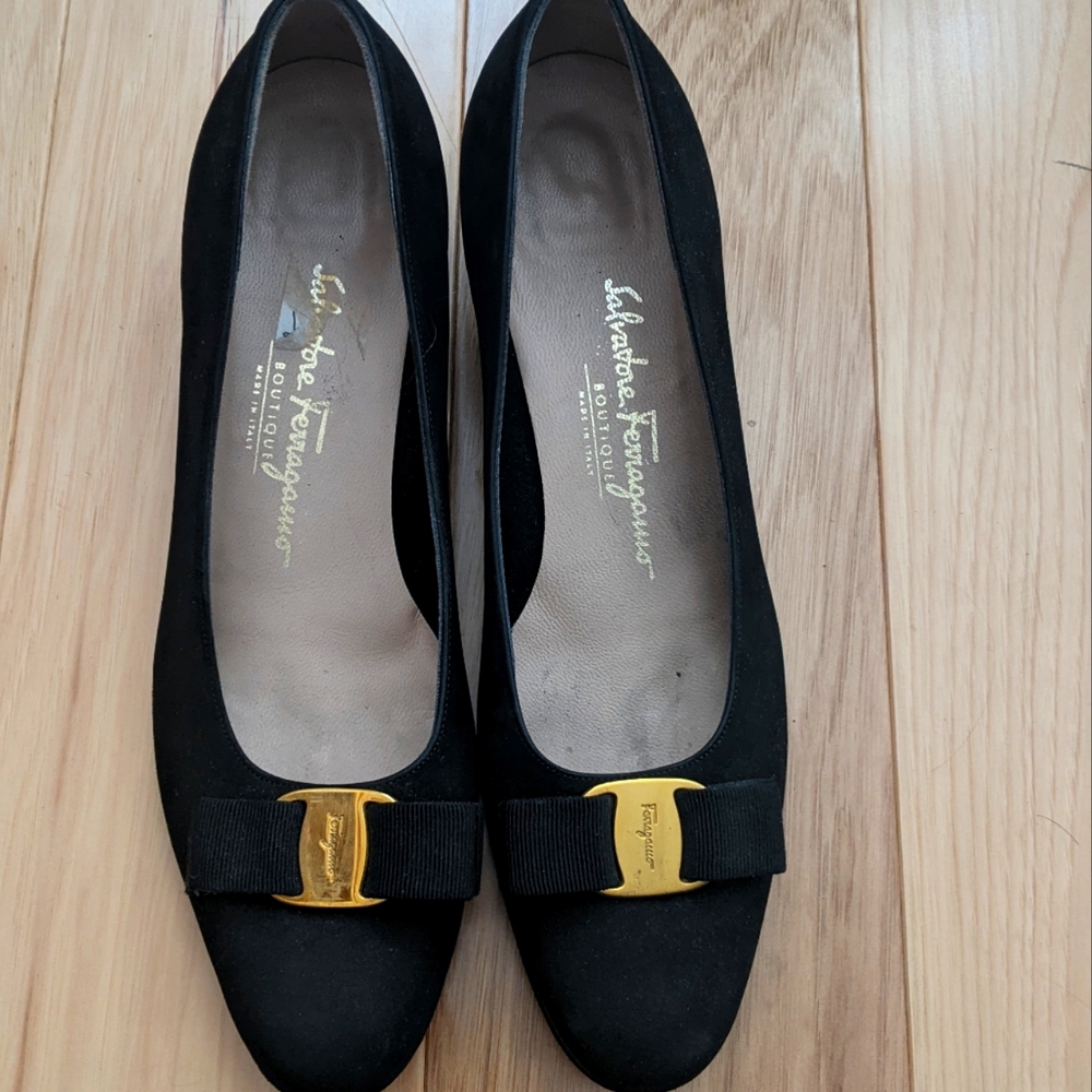 Vintage Salvatore Ferragamo low heels